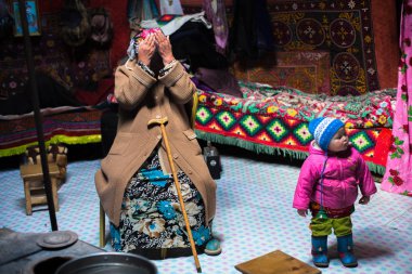 Kazak aile avcı 