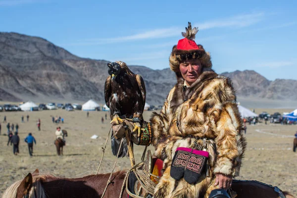 Kazajstán Golden Eagle Hunter — Foto de Stock