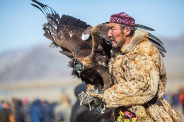 Kazak altın kartal avcı 