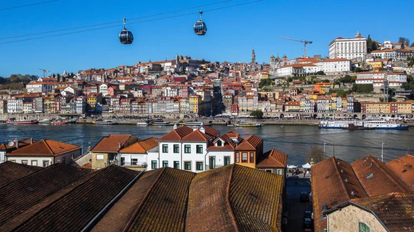 Vue de la rivière Douro dans le vieux centre-ville de Porto — Photo