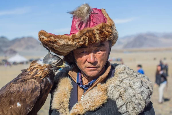 Olgiy Mongoliet Sep 2017 Kazakiska Golden Eagle Hunter Traditionella Kläder — Stockfoto