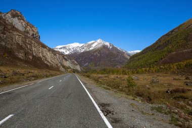 CHUYA Otoban Altay Dağları, Rusya Federasyonu.