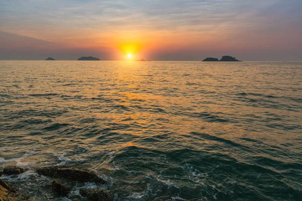 Hermosa Puesta Sol Costa Del Mar —  Fotos de Stock