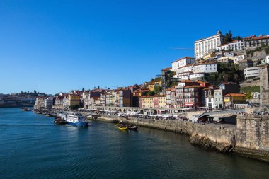 Douro nehir ve Ribeira görünümü, Porto, Portekiz.
