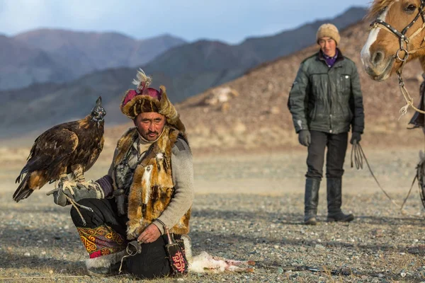 Sagsay Монголії Вересня 2017 Золотий Орел Мисливець Прийшла Взяв Здобич — стокове фото