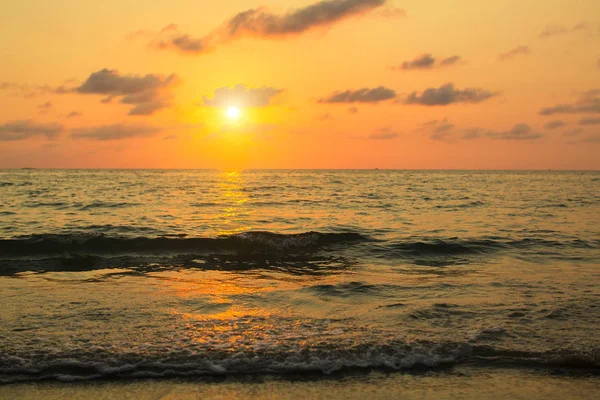 Vacker Solnedgång Över Havet — Stockfoto