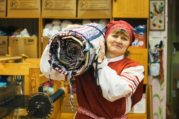 Vazhiny Región Leningrad Rusia Dic 2017 Tejedor Estudio Textil Arte —  Fotos de Stock