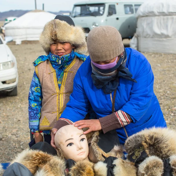 Olgiy Mongolia Settembre 2017 Souvenir Dei Venditori Ambulanti Durante Competizione — Foto Stock