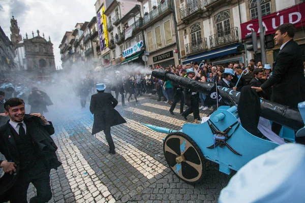 Porto Portugal Mayo 2017 Queima Das Fitas Parade Tradicional Festividad —  Fotos de Stock