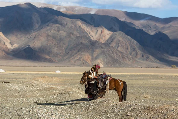 Bayan Ulgiy Mongolia Setembro 2017 Cazaque Caçador Águia Roupas Tradicionais — Fotografia de Stock