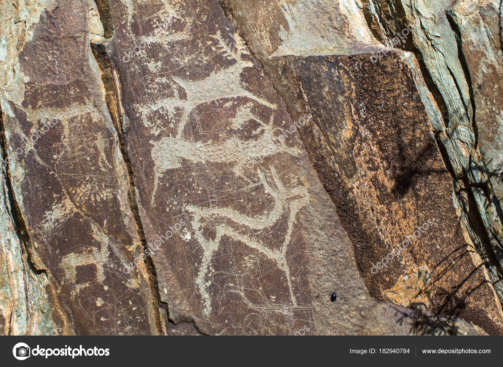 埃菲尔铁塔乐高展示盒-埃菲尔铁塔乐高展示盒促销价格、埃菲尔铁塔乐高展示盒品牌- 淘宝, image size:1600x1167