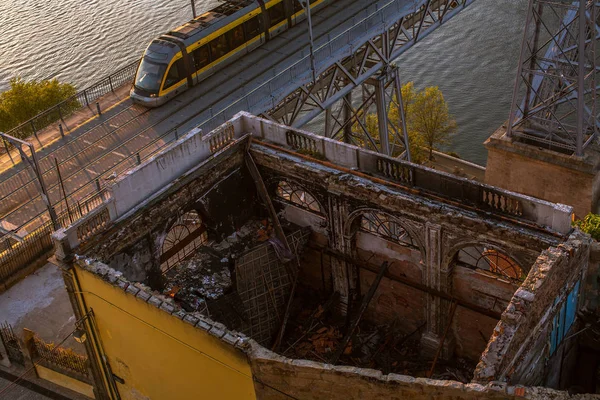 Edificios Abandonados Cerca Del Puente Dom Luis Oporto Portugal —  Fotos de Stock