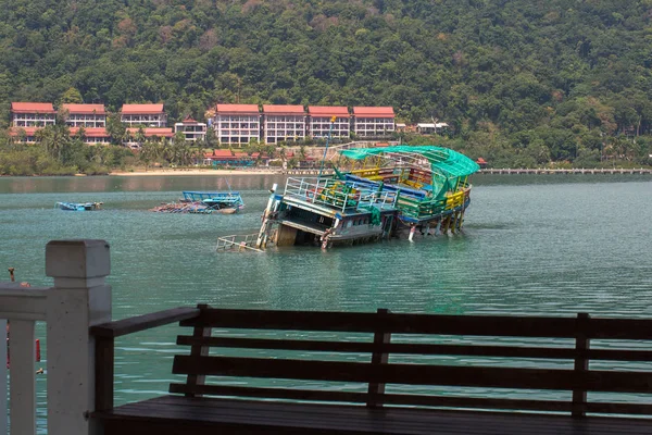 Chang Thailandia Feb 2018 Nave Affondata Vicino Molo Del Villaggio — Foto Stock