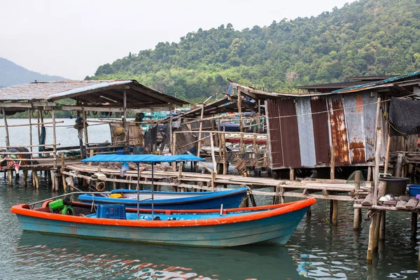 Casas Zancos Muelle Pueblo Pescadores Isla Chang Tailandia —  Fotos de Stock