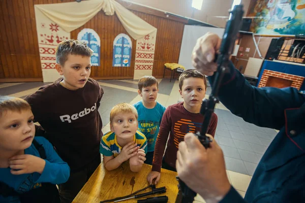 Nikolsky Rusia Ene 2018 Entrenamiento Niños Para Usar Armas Marco —  Fotos de Stock