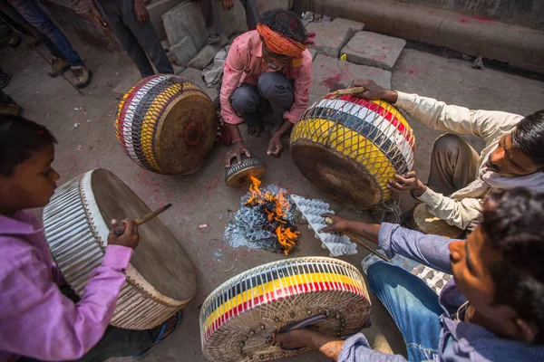 Varanasi Indie Březen 2018 Hudebníci Jednom Městských Ulic Varanasi Jedním — Stock fotografie