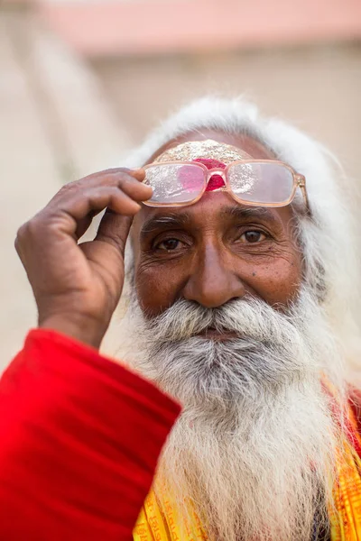 Varanasi India Mar 2018 Sadhu Hombre Santo Dashashwamedh Ghat Ghat —  Fotos de Stock