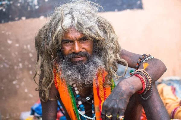 Varanasi Índia Mar 2018 Sadhu Hindu Nos Ghats Rio Ganges — Fotografia de Stock