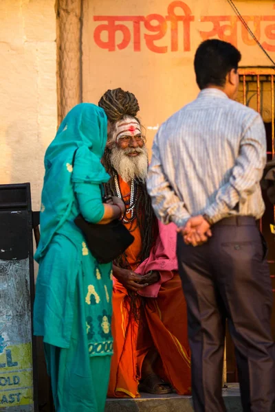바라나시 2018 Sadhu 갠지스 Ghats에 일반적으로 Sadhu 즐거움 4에서 Sadhu — 스톡 사진