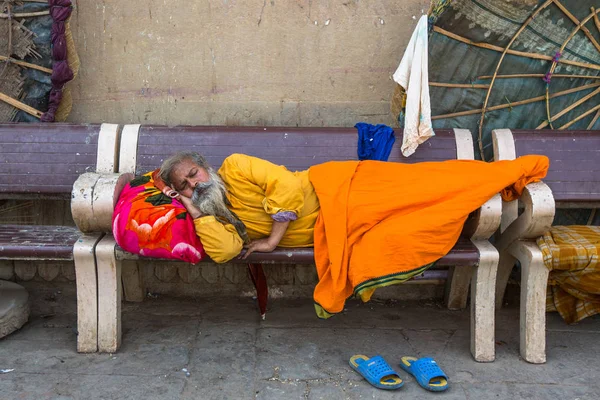 Varanasi Indie Březen 2018 Hinduistické Sádhu Ghát Řeky Gangy Podle — Stock fotografie