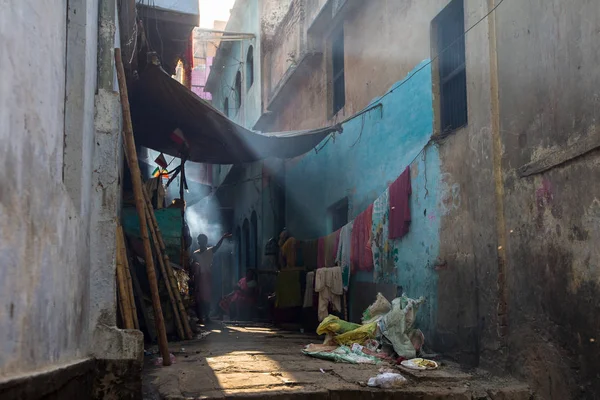 Varanasi Índia Mar 2018 Locais Uma Das Ruas Antiga Cidade — Fotografia de Stock