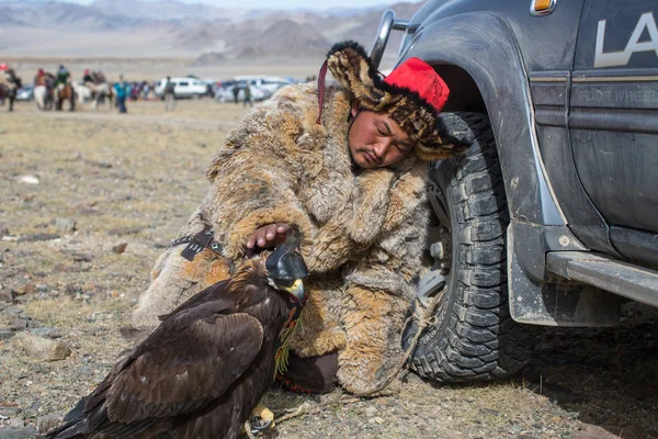 Olgiy Mongolia Sep 2017 Cazaque Golden Eagle Hunter Roupas Tradicionais — Fotografia de Stock