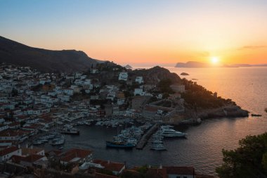 Hydra Adası'nda günbatımı, Ege Adaları, Yunanistan.