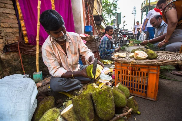 Varanasi Indien März 2018 Straßenverkäufer Von Gemüse Und Gemüse Der — Stockfoto