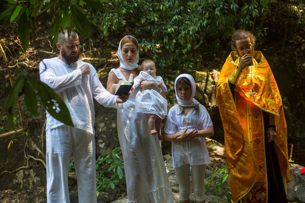 2018年3月10日 在基督教东正教圣餐洗礼 目前在泰国有10个东正教教区 正统是由0 002 的人口来实践的 — 图库照片