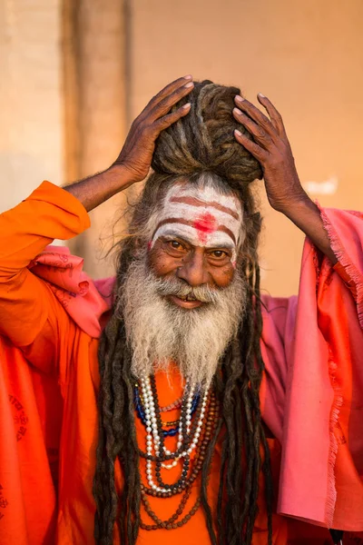 Varanasi Índia Mar 2018 Sadhu Baba Homem Santo Rio Ganges — Fotografia de Stock