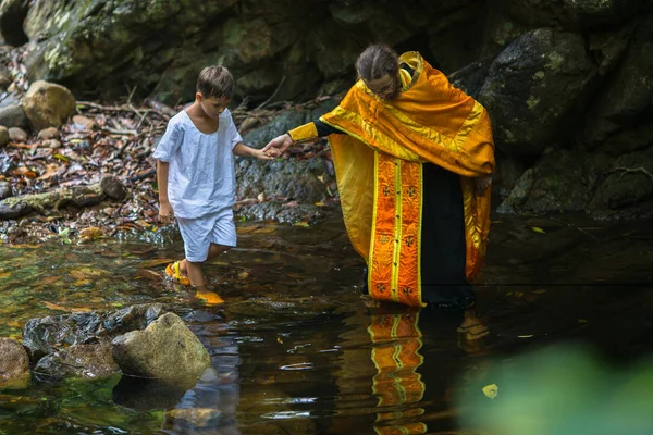 Koh Chang Tajlandia Mar 2018 Podczas Chrześcijańskiego Sakramentu Narodzin Duchowego — Zdjęcie stockowe