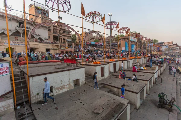 Varanasi India Mar 2018 Pankit Pyhällä Gangesin Joella Legendojen Mukaan kuvapankin valokuva