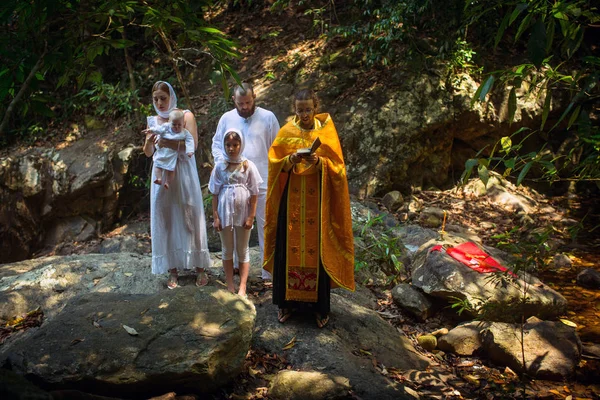 コチャン 2018 中精神的な誕生の洗礼のキリストの聖餐 タイでは現在 の正統の教区 002 人口の正統派的信仰を実践 — ストック写真