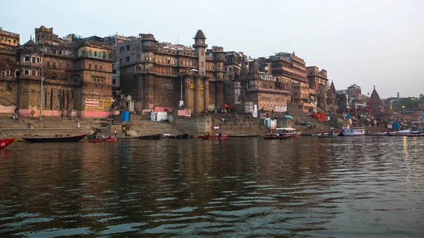 Varanasi India Mar 2018 Banche Sul Fiume Santo Gange Mattina — Foto Stock