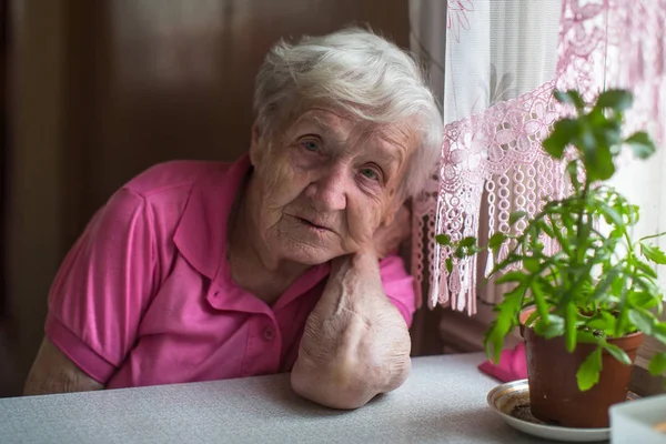 Důchodci Starší Žena Kuchyni Portrét — Stock fotografie