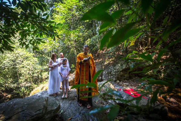 Koh Chang Thailand Mar 2018 Durante Ritos Batismo Imersão Água — Fotografia de Stock