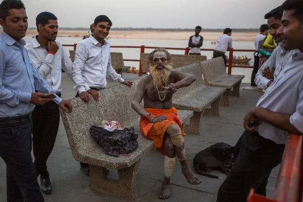 Varanasi India Marzo 2018 Sadhu Baba Hombre Santo Los Ghats —  Fotos de Stock