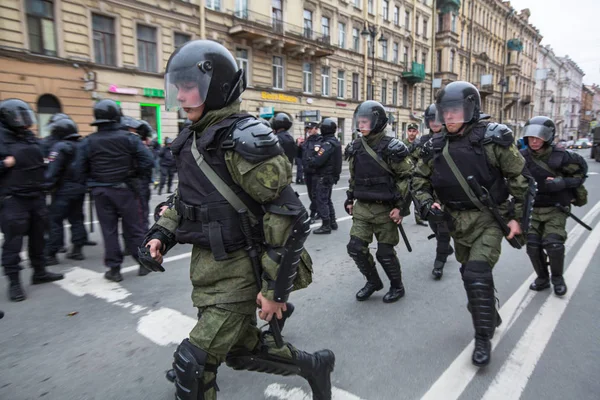 Petersburg Russia May 2018 Police Officers Riot Gear Block Nevsky — Stock Photo, Image