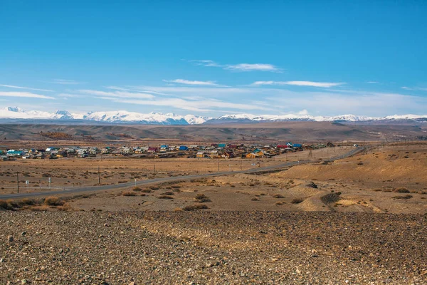 Вид Село Гори Алтай Росія — стокове фото