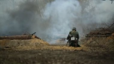 Voronezh, Rusya - 10 Kasım 2019: 1941 'de Wwii' de çarpışmaya adanmış askeri-tarihi yeniden yapılanmanın katılımcıları. Savaşın yeniden inşasında 200 'den fazla oyuncu rol aldı..