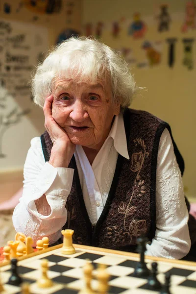 Retrato Anciana Ajedrez Abuela —  Fotos de Stock