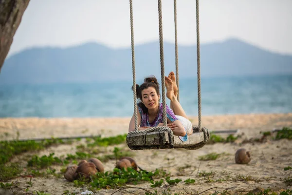 Asian Woman Swing Tropical Beach — 图库照片