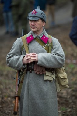 Voronezh, Rusya - 10 Kasım 2019: 1941 'de Wwii' de çarpışmaya adanmış askeri-tarihi yeniden yapılanmanın katılımcıları. Savaşın yeniden inşasında 200 'den fazla oyuncu rol aldı..