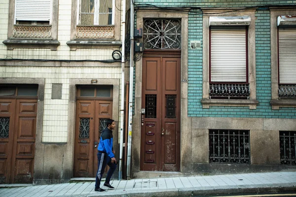 Porto Portekiz Aralık 2019 Şehir Merkezindeki Küçük Sokaklardan Birinin Görüntüsü — Stok fotoğraf