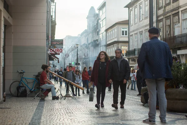 葡萄牙波尔图 2019年12月24日 市中心的圣卡塔里纳人行道上 波尔图常常被称为 北方之都 在2012年 2014年 2017年获得了欧洲最佳目的地奖 — 图库照片