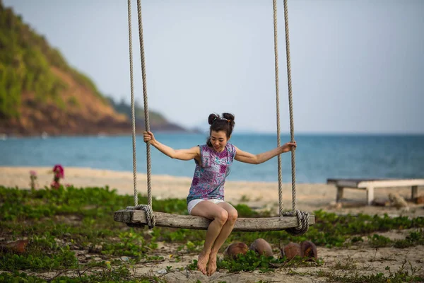 Asian Woman Swinging Swing Tropical Beach — 图库照片