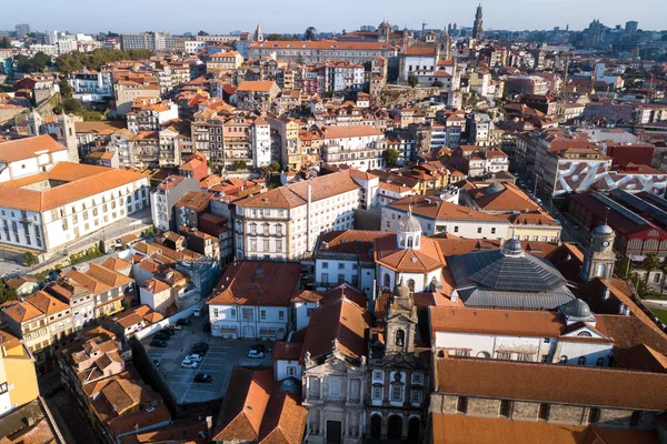 葡萄牙波尔图 2017年9月27日 市中心房屋的空中景观 波尔图常常被称为 北方之都 在2012年 2014年和2017年获得了欧洲最佳目的地奖 — 图库照片