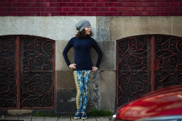 Young Asian Woman Poses Streets Porto Portugal Multicultural Female Model — Stock Photo, Image