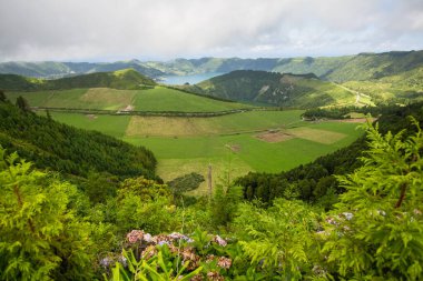 San Miguel 'deki Sete Cidades gölleri, Azores adaları, Portekiz.