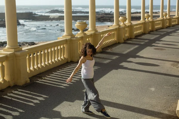 Flexible Multicultural Asian Woman Does Outdoor Choreography Outdoor — Stock Photo, Image